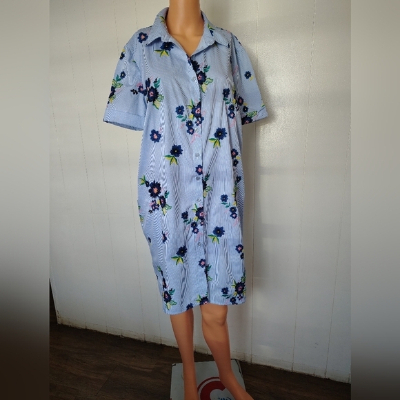 Dresses & Skirts - Beige By Eci Floral Blue Dress Size 14
